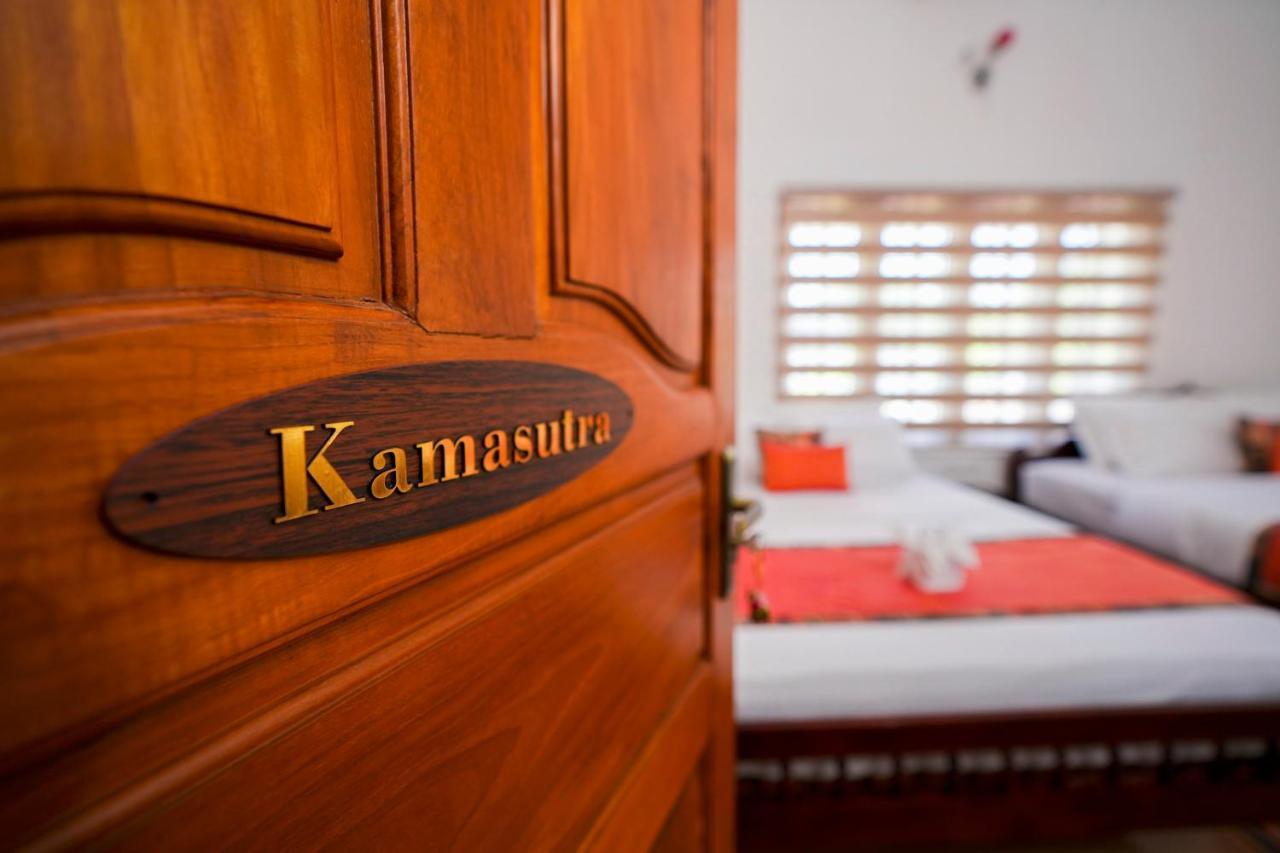 Parudeesa - Heavenly- Luxurious Palace Look-Near Cbd - Kerala - India With Breakfast Kāladi Chambre photo