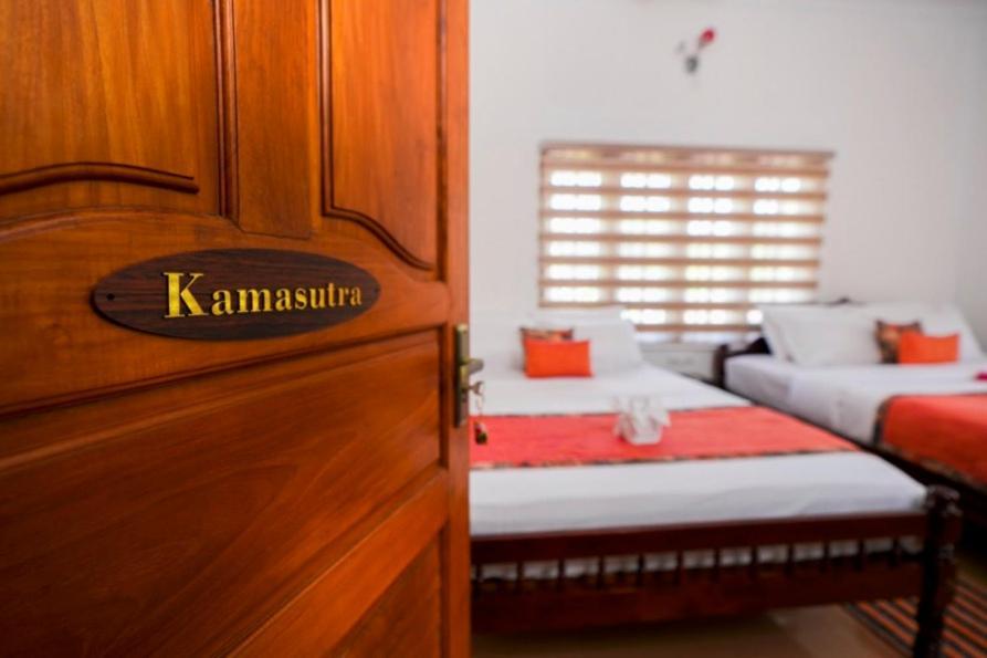 Parudeesa - Heavenly- Luxurious Palace Look-Near Cbd - Kerala - India With Breakfast Kāladi Extérieur photo