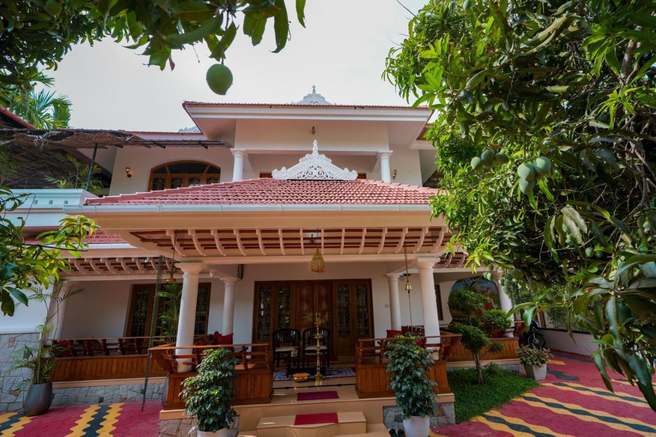 Parudeesa - Heavenly- Luxurious Palace Look-Near Cbd - Kerala - India With Breakfast Kāladi Extérieur photo