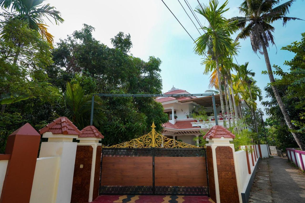 Parudeesa - Heavenly- Luxurious Palace Look-Near Cbd - Kerala - India With Breakfast Kāladi Extérieur photo