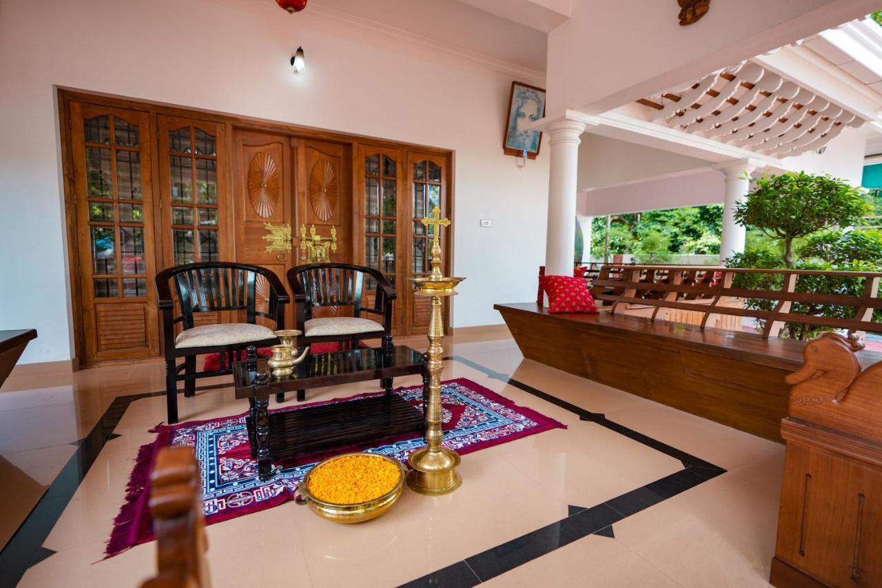 Parudeesa - Heavenly- Luxurious Palace Look-Near Cbd - Kerala - India With Breakfast Kāladi Extérieur photo