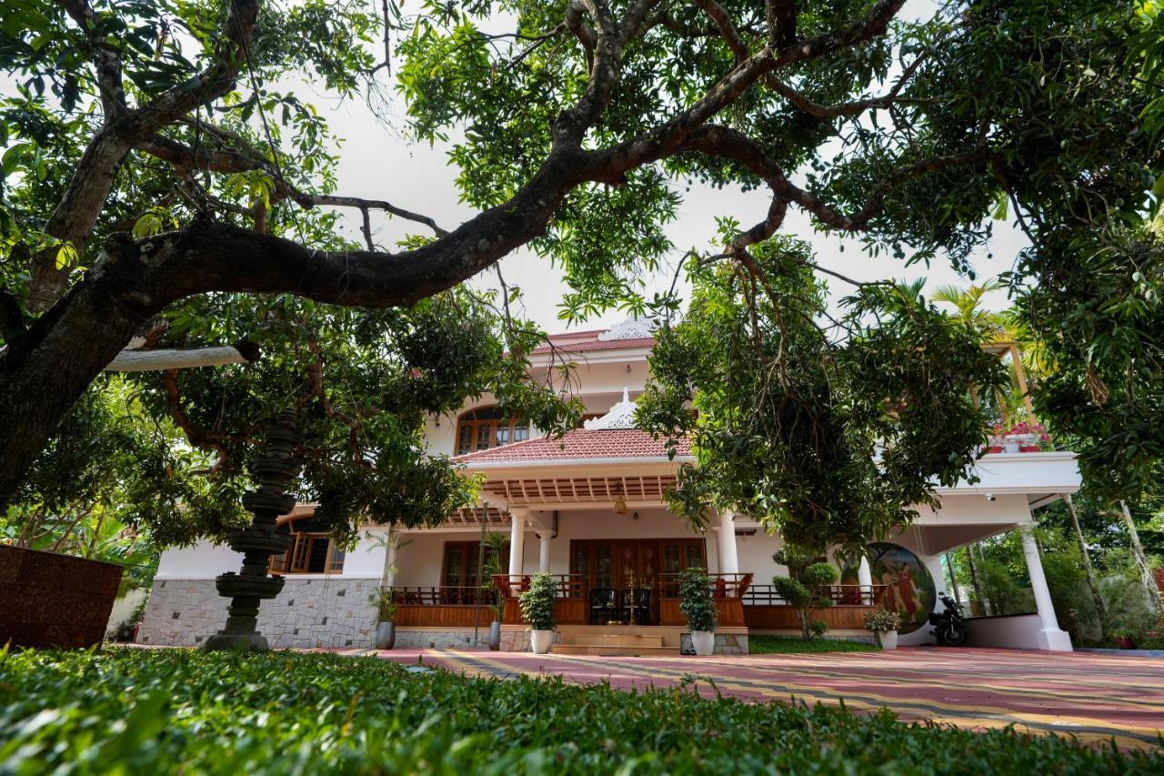 Parudeesa - Heavenly- Luxurious Palace Look-Near Cbd - Kerala - India With Breakfast Kāladi Extérieur photo